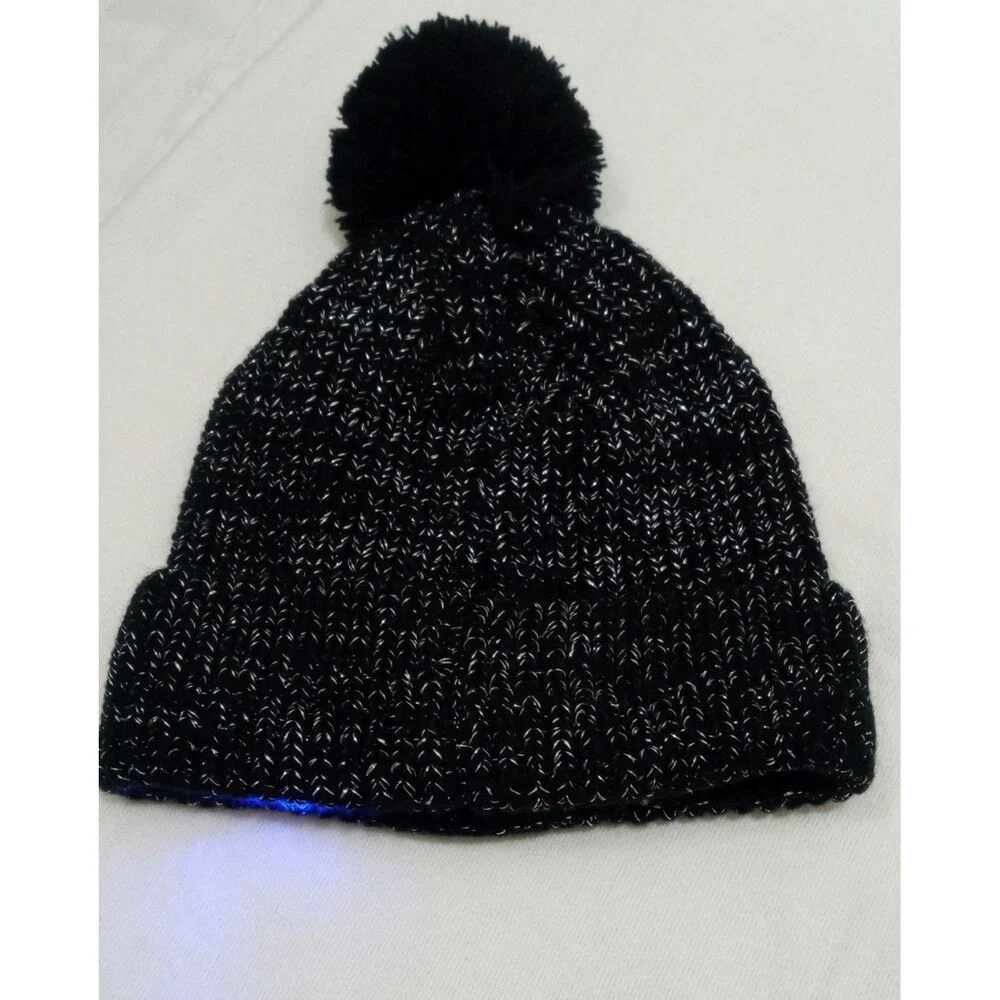 RAIDERS Light Up Beanie NFL Black Silver Sparkle LA Oakland Las Vegas Pom WORKS! - Picture 5 of 9